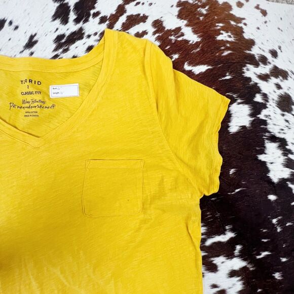 TORRID Classic Fit Yellow Pocket Tee Sz 2X - Picture 3 of 4